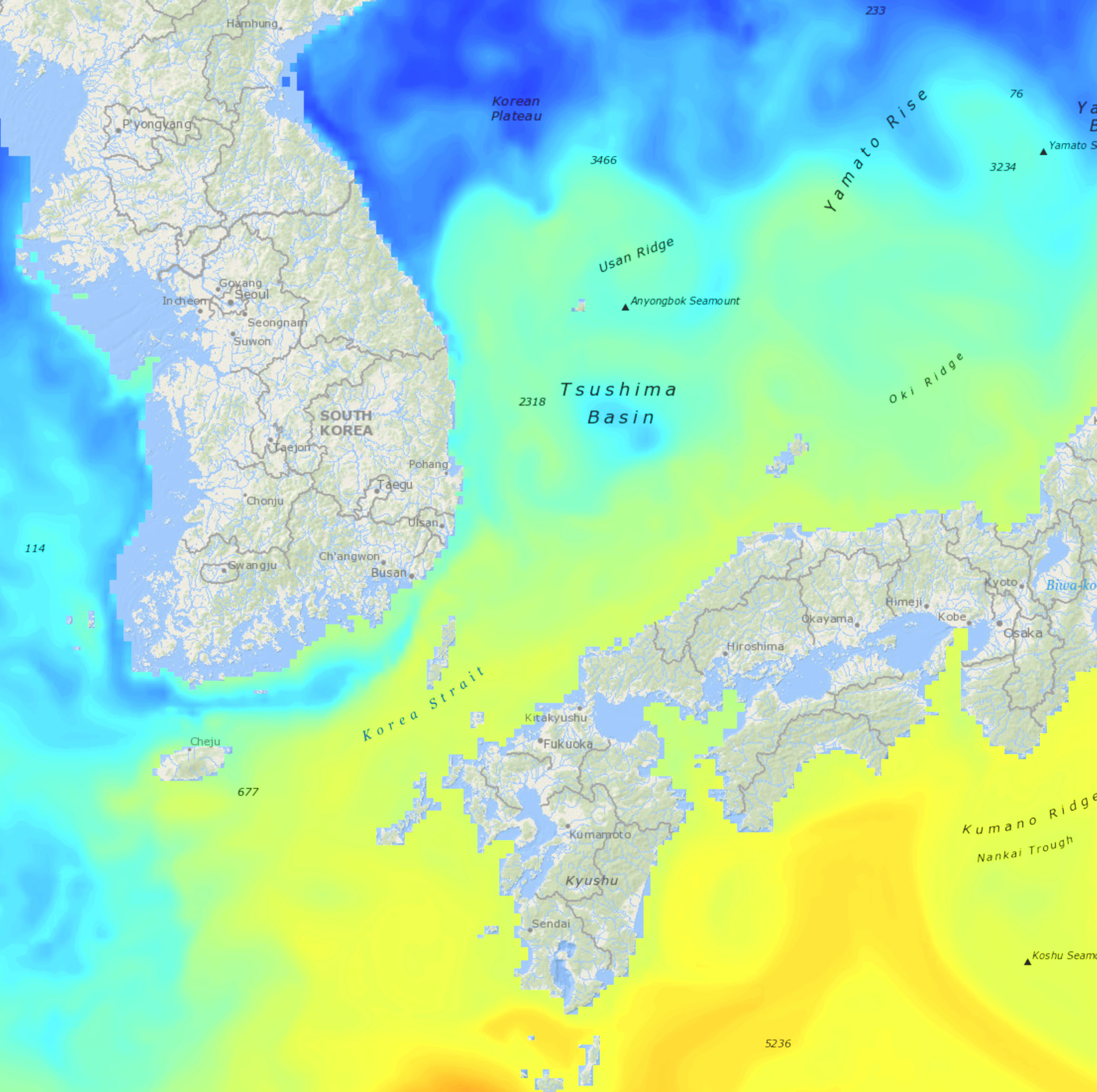 Eine Karte von Südkorea und Japan zeigt die Gewässer des Tsushima-Beckens und der Koreastraße in einem gelben, grünen und blauen Farbverlauf.