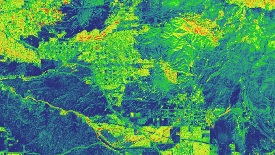 Sentinel-2-Bilder zeigen die Niederschlagsmenge in der Stadt Redlands, Kalifornien.
